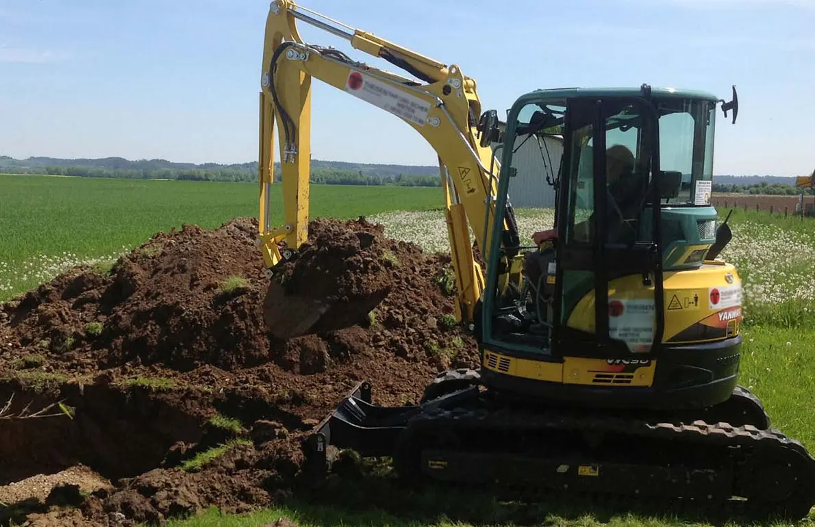 Bagger Aushub Swimmingpool Plauen